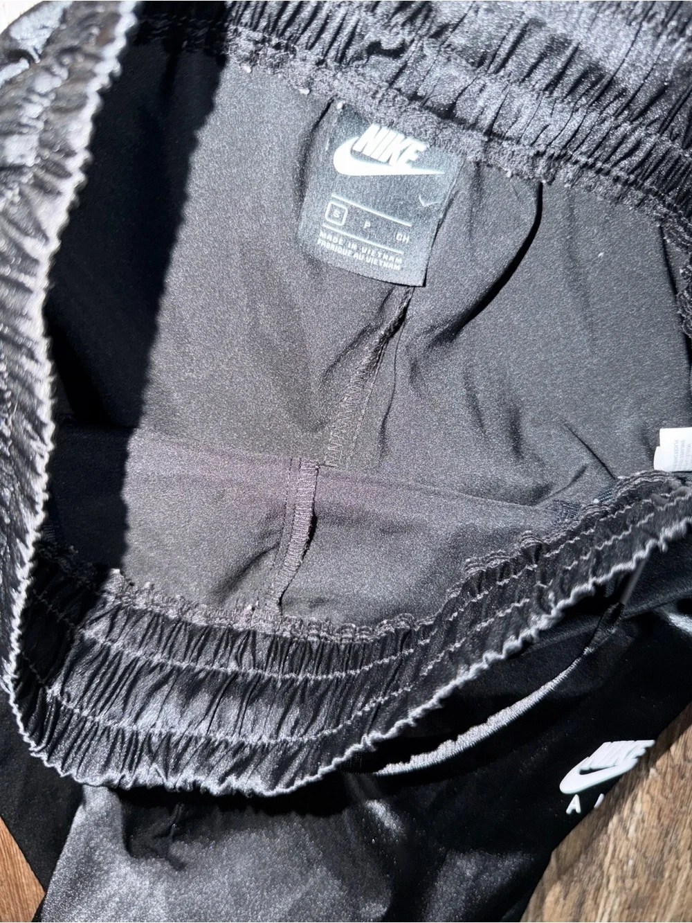 Nike Unisex Drawstring Waist Lightwight Satin Track Pants Small Black